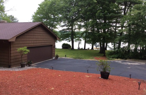 Douglas House | Waterfront Home with Stunning Views . Dog friendly , and great fishing !