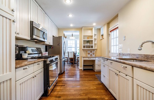 Chelsea House | Waterfront House Minutes from the Boston Downtown, Airport, Encore Casino