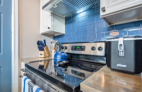 Barataria House | Waterfront, King Suite, Fully Stocked, Minutes from New Orleans, Pets Welcome