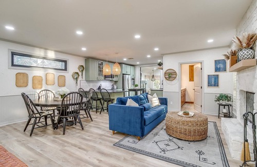 Palo Pinto House | Waterfront Lake Haven with Million Dollar Views