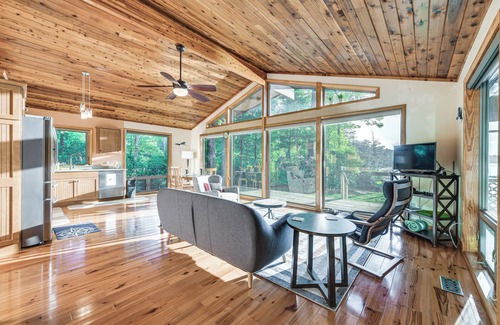 Lancaster Cabin | Waterfront Lancaster Cabin ~ 10 Mi to Kilmarnock!