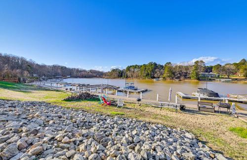 Sherrills Ford House | Waterfront Living and Resort Perks! Lake Norman Stay