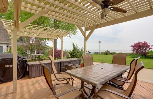 Luna Pier House | Waterfront Luna Pier Home 14 Mi to Downtown Toledo