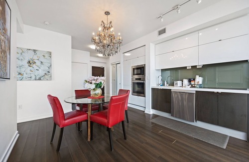 Bathurst Quay Condo | WATERFRONT LUXURY CONDO IN DOWNTOWN TORONTO WITH FREE PARKING