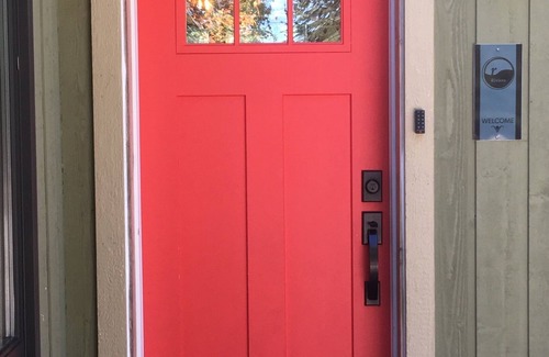 Lansdowne Cottage | Waterfront Luxury Cottage for 8 with Private Hot Tub & Free Dockage