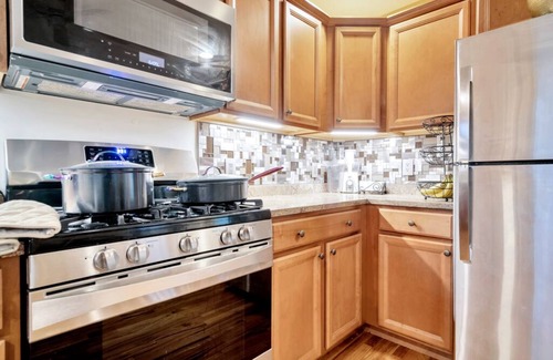 Temple Terrace House | Waterfront, oasis, family retreat, 5 minutes from theme park,