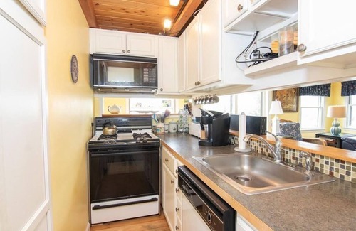 Pocasset House | Waterfront Oasis on the Cape.