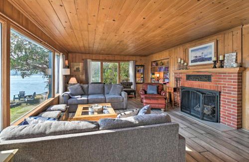 Olympia House | Waterfront Olympia Home with Private Beach and Kayaks!