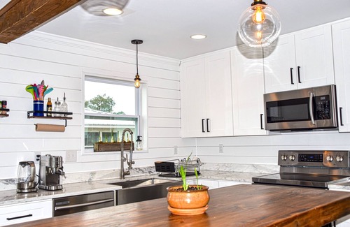 Fairhope Cottage | Waterfront Paradise - Bay Sunsets - Rejuvenate