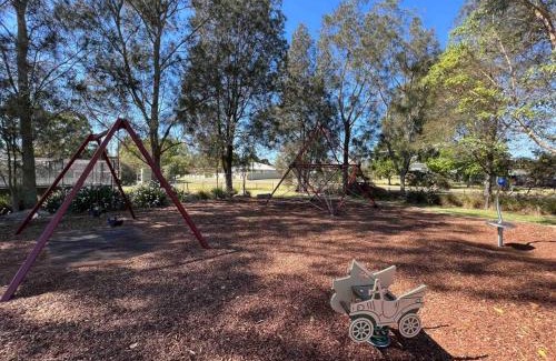 Dora Creek House | Waterfront Paradise Summer Hideaway FREE BOAT FIshing Lover
