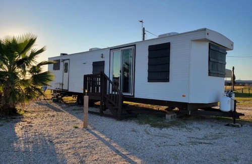 Port Lavaca House | Waterfront Park Model