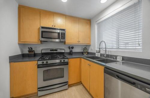 Marina del Rey Apartment | Waterfront Penthouse - Marina Views - Rooftop