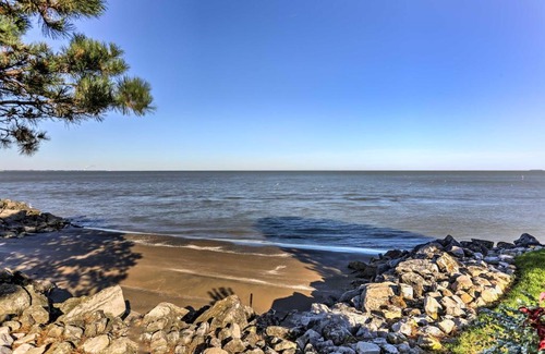 Port Clinton Apartment | Waterfront Port Clinton Condo with Pool Access!