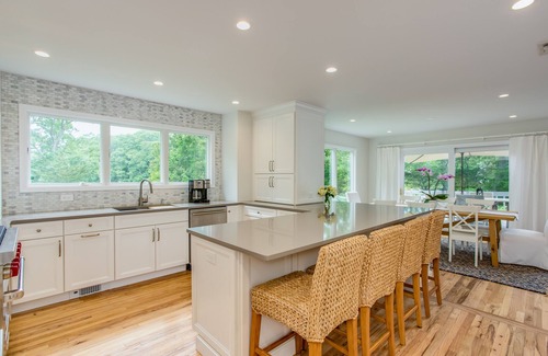 Southold House | Waterfront, private beach, ready for adventure, light & bright!