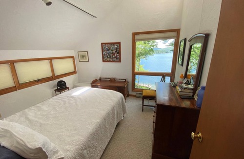 New Durham Cabin | Waterfront Property on Merrymeeting Lake