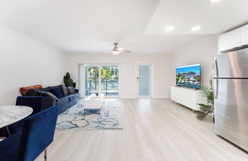 Boca Raton Apartment | Waterfront Retreat—Views, Pool, Hot Tub, Gym Walk to Beach & Boca Resort!