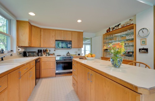 Schroon Lake House | Waterfront Schroon Lake Home w/Boat Dock!