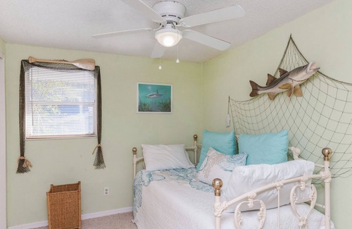 Ruskin Cottage | Waterfront Shack on Tampa Bay! Tranquil Million dollar views,2 beds/loft cottage