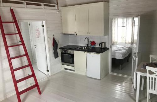 Stamsund House | Waterfront Twin Cabin