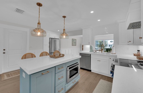 South Island House | WATERFRONT VACATION HOME! 2 BED + DEN 2 BATH. POOL HOME.