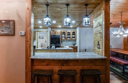 Branson Apartment | Waterfront vacation home with kitchen and balcony