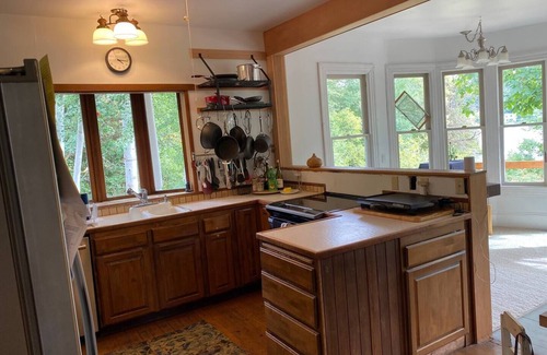 Bainbridge Island House | Waterfront very rustic Farmhouse If you like simple and big space
