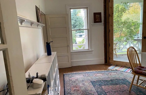 Bainbridge Island House | Waterfront very rustic Farmhouse If you like simple and big space