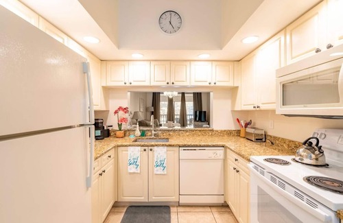 Trailer Estates Condo | Waterfront View 10 Mins To Beach, Anna Maria Island & St Armands Circle/Lido Key