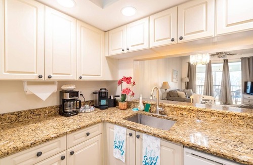 Trailer Estates Condo | Waterfront View 10 Mins To Beach, Anna Maria Island & St Armands Circle/Lido Key