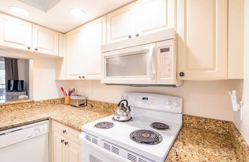 Trailer Estates Condo | Waterfront View 10 Mins To Beach, Anna Maria Island & St Armands Circle/Lido Key