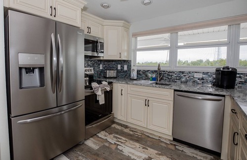 Marathon House | WATERFRONT, VIEWS, HEATED POOL, 130 ft. OF DOCK, PRIVATE RETREAT