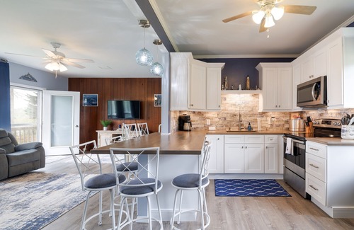 Steuben House | WATERFRONT VIEWS!