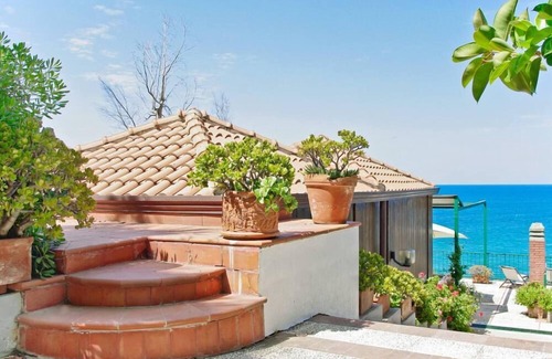 Cefalu Villa | Waterfront villa with direct sea access House with garden