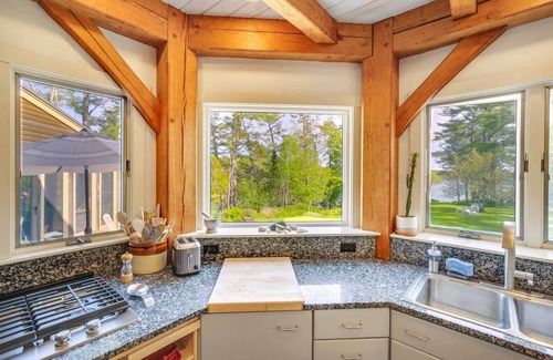 West Bath House | Waterfront West Bath Rental w/Screened-In Porch!