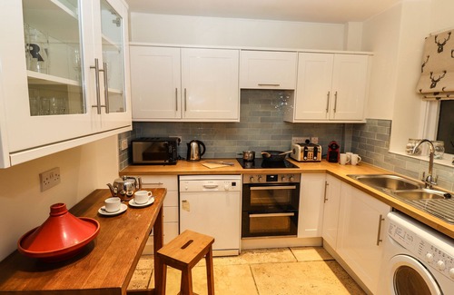 Waterhead Cottage | WATERHEAD COTTAGE, pet friendly, with open fire in Ambleside