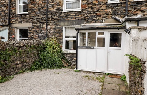 Waterhead Cottage | WATERHEAD COTTAGE, pet friendly, with open fire in Ambleside