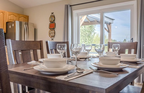 Loma House | Watering Hole: Dog Friendly Countryside Living