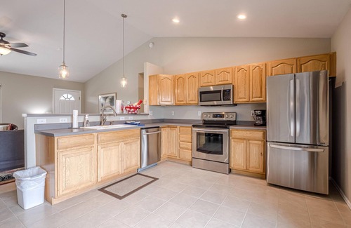 Loma House | Watering Hole: Dog Friendly Countryside Living