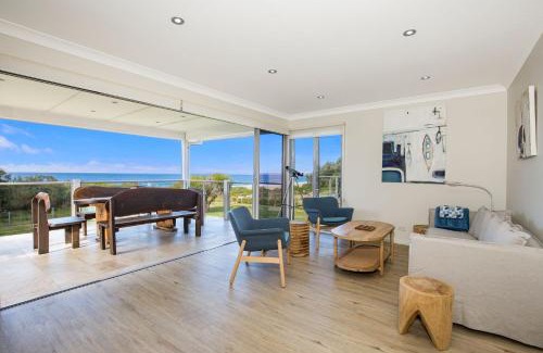 Culburra Beach House | Watermans Pet Friendly 1 Min Walk to Beach