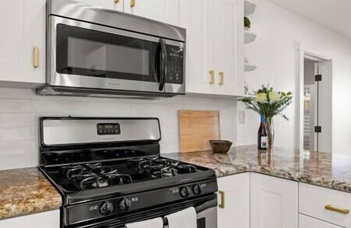 Carpinteria Apartment | Watermark Suite B