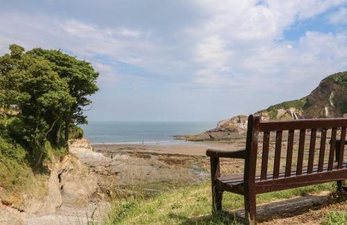 Watermouth Apartment | Watermouth Castle, Bassett Apartment
