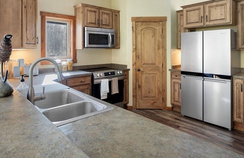 Missoula Apartment | * * *Waters Edge Lodge* * *