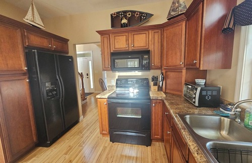 Somerset House | Waters Edge 4-bedroom house with AC and WiFi in peaceful Somerset