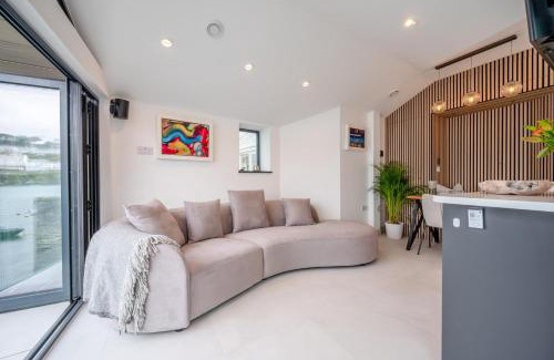 Polruan House | Waters Edge - Cornwall