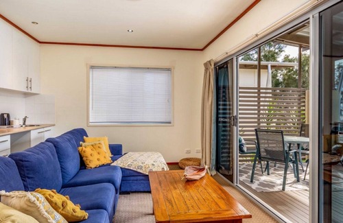 Sandstone Point House | WATERS EDGE ON SPINNAKER
