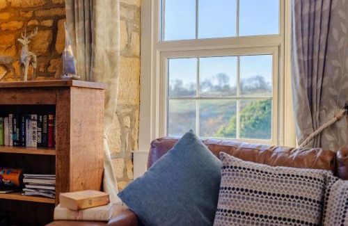 Warkworth House | Waters Edge - Warkworth