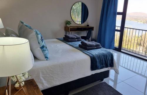 Kosmos House | Waters View Villa, 5 Bedroom House