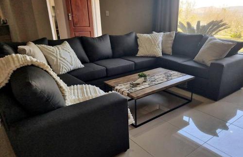 Kosmos House | Waters View Villa, 5 Bedroom House