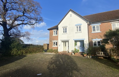 New Forest District House | Waterside House with Sea views in Hythe