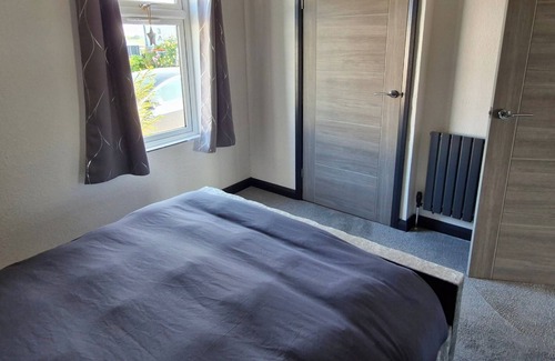 Mablethorpe Cabin | Waterside Lodge - Dog Friendly, Sutton on Sea